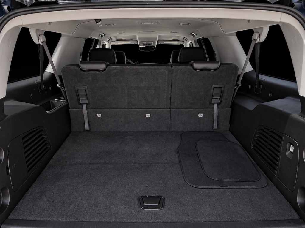 2017 Chevrolet Suburban - $17,999