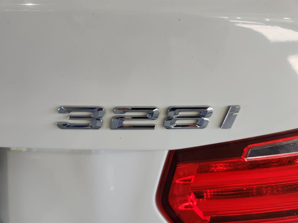 2015 BMW 3-Series 328i photo