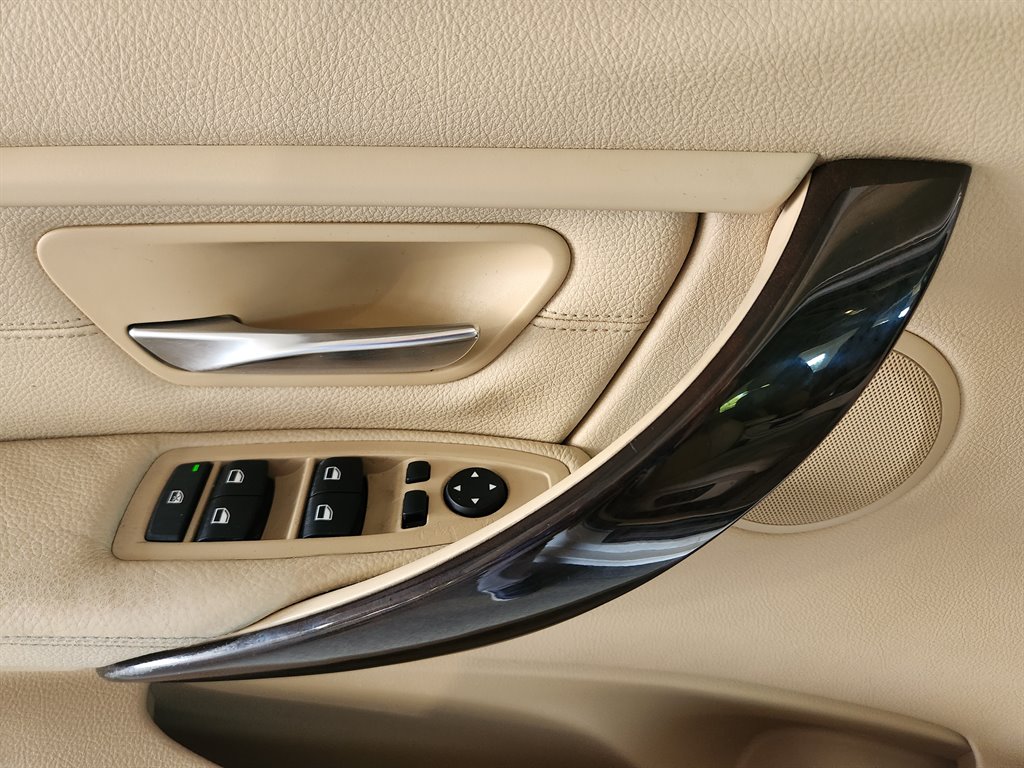 2015 BMW 3-Series 328i photo