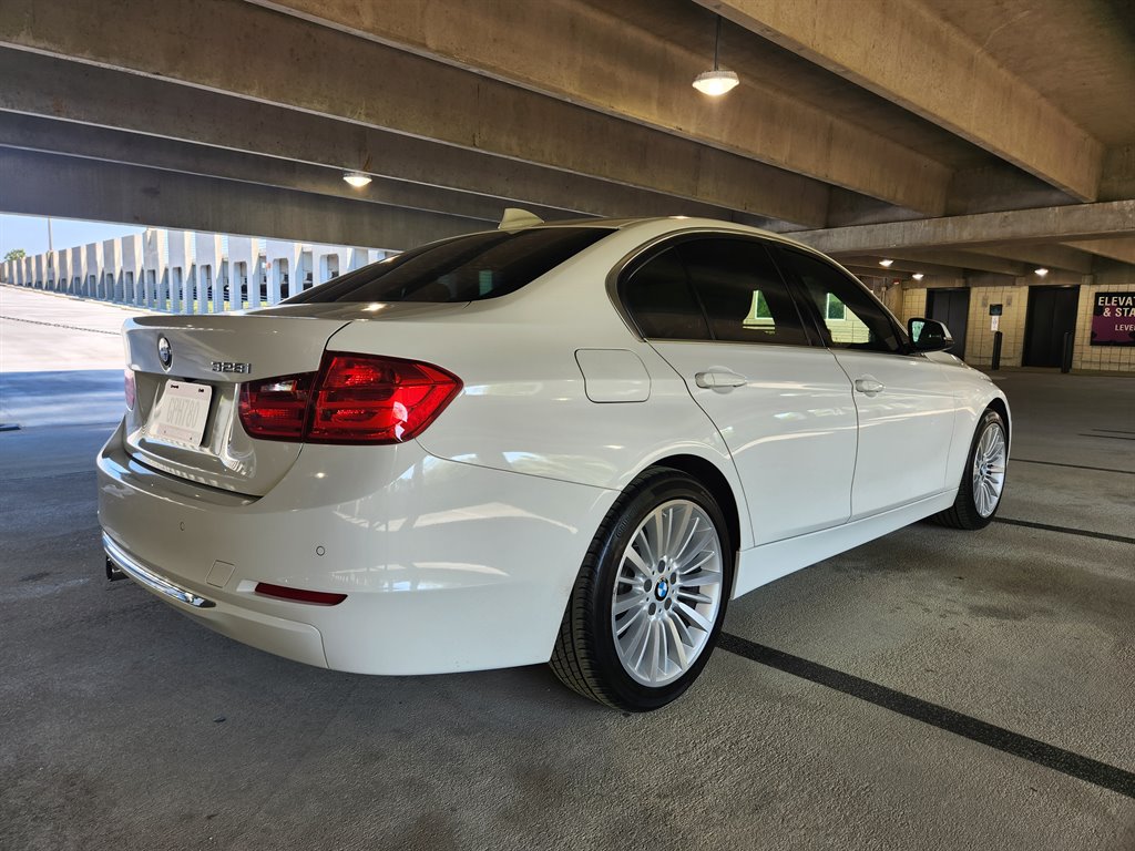 2015 BMW 3-Series 328i photo