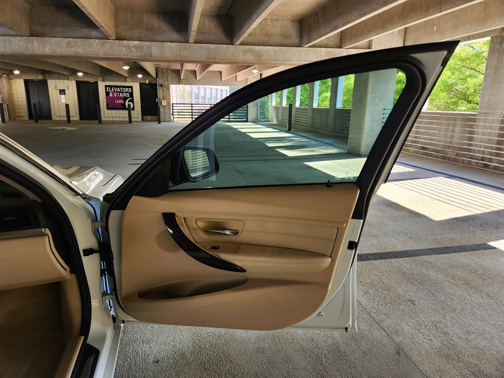 2015 BMW 3-Series 328i photo