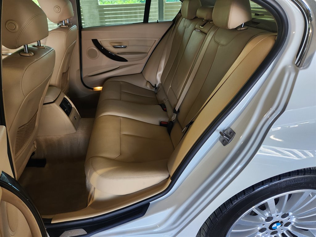 2015 BMW 3-Series 328i photo