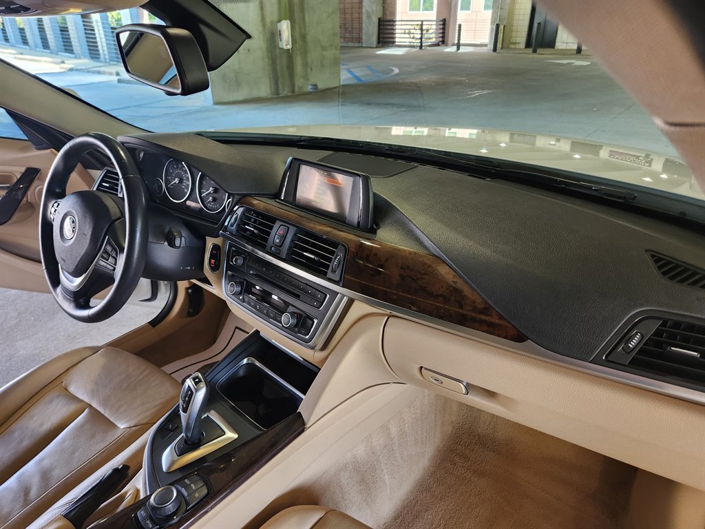 2015 BMW 3-Series 328i photo