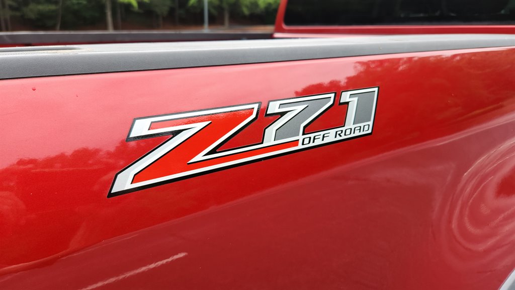 2015 Chevrolet Colorado - $15,250