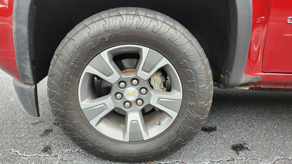 2015 Chevrolet Colorado - $15,250