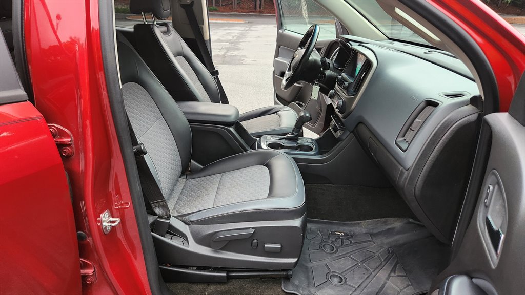 2015 Chevrolet Colorado - $15,250