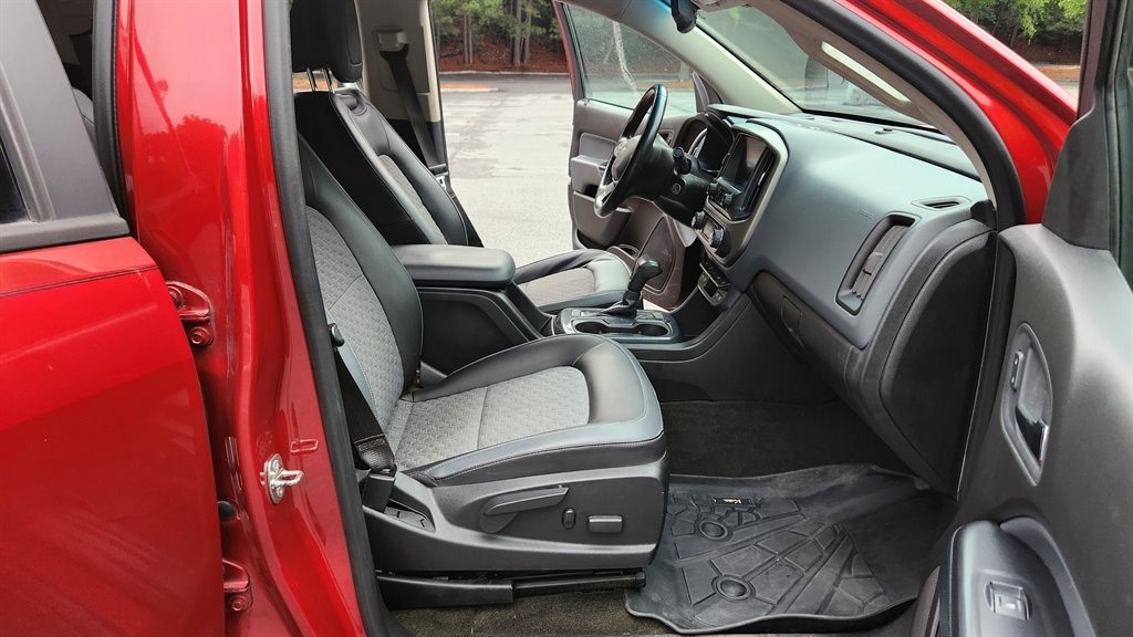 2015 Chevrolet Colorado - $15,250