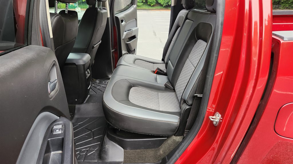 2015 Chevrolet Colorado - $15,250