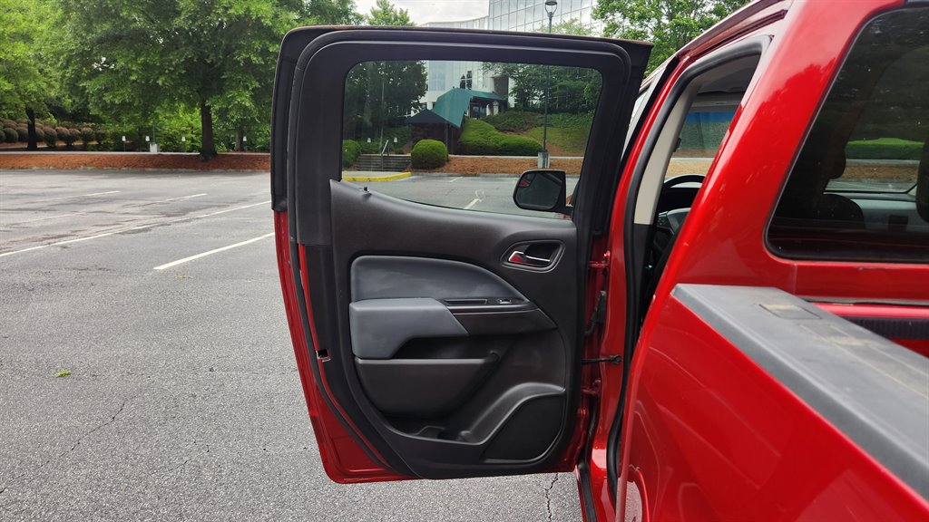 2015 Chevrolet Colorado - $15,250