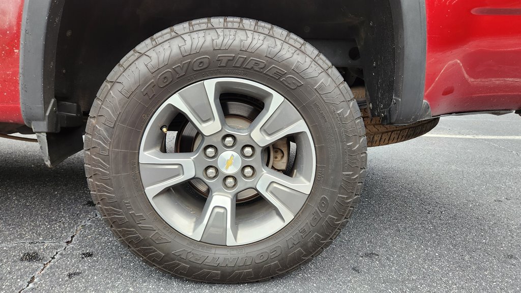 2015 Chevrolet Colorado - $15,250