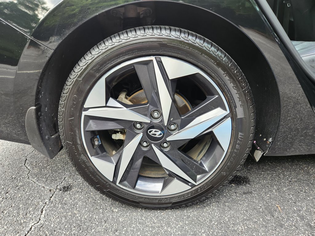 2023 Hyundai Elantra - $15,500