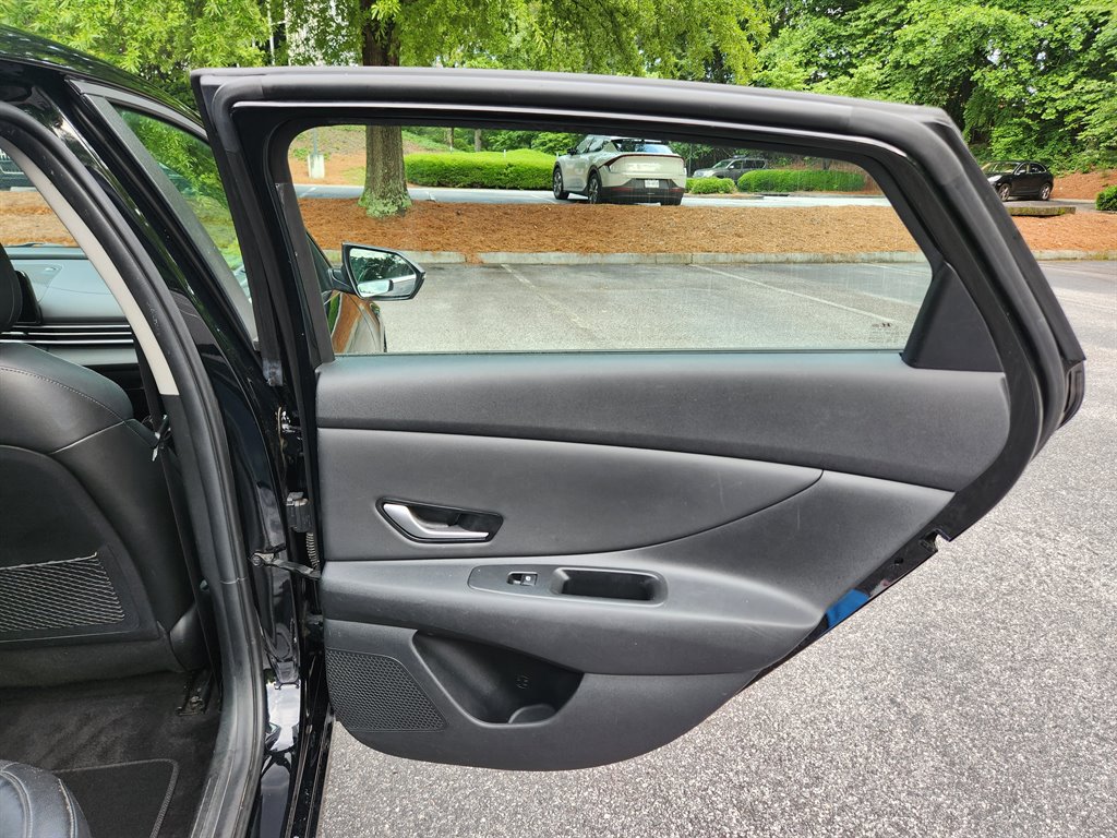 2023 Hyundai Elantra - $15,500