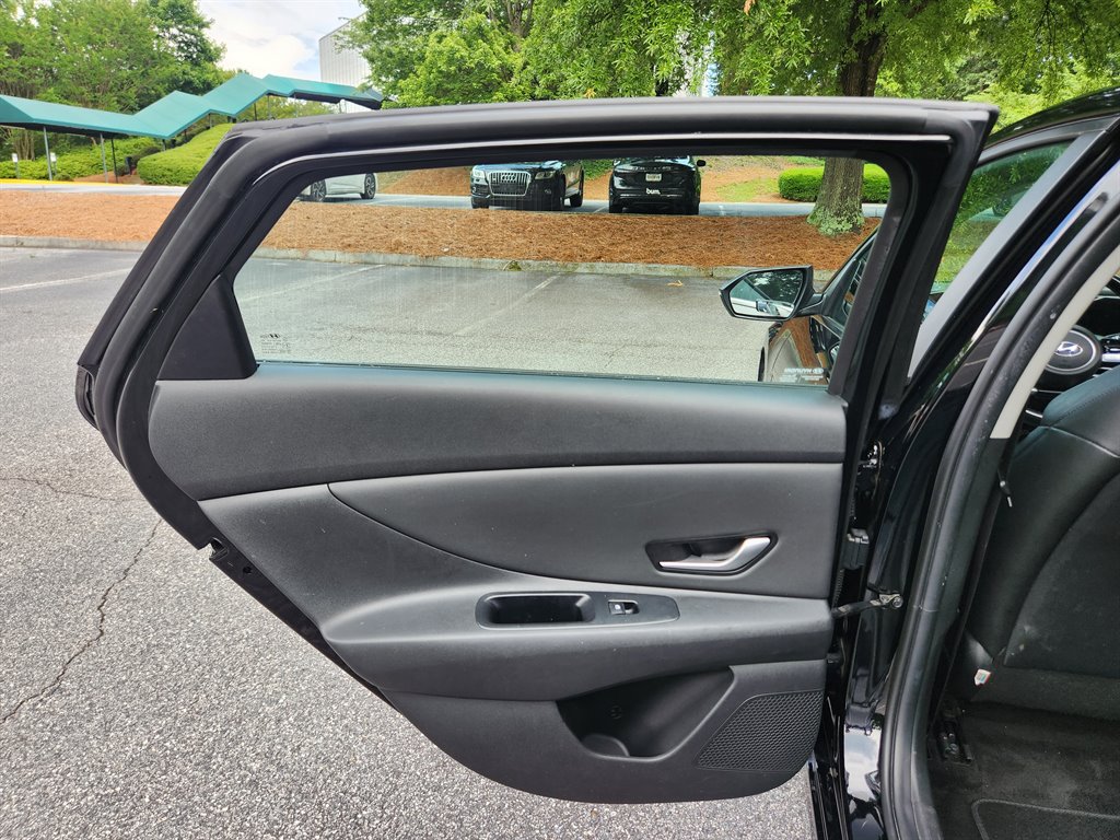 2023 Hyundai Elantra - $15,500