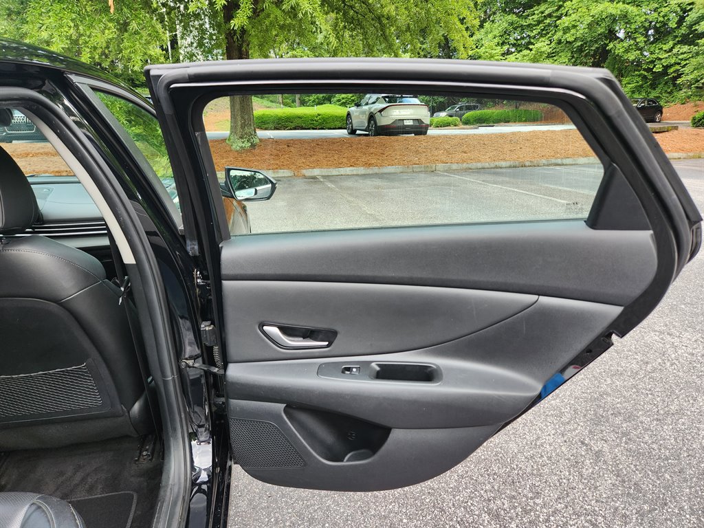 2023 Hyundai Elantra - $15,500