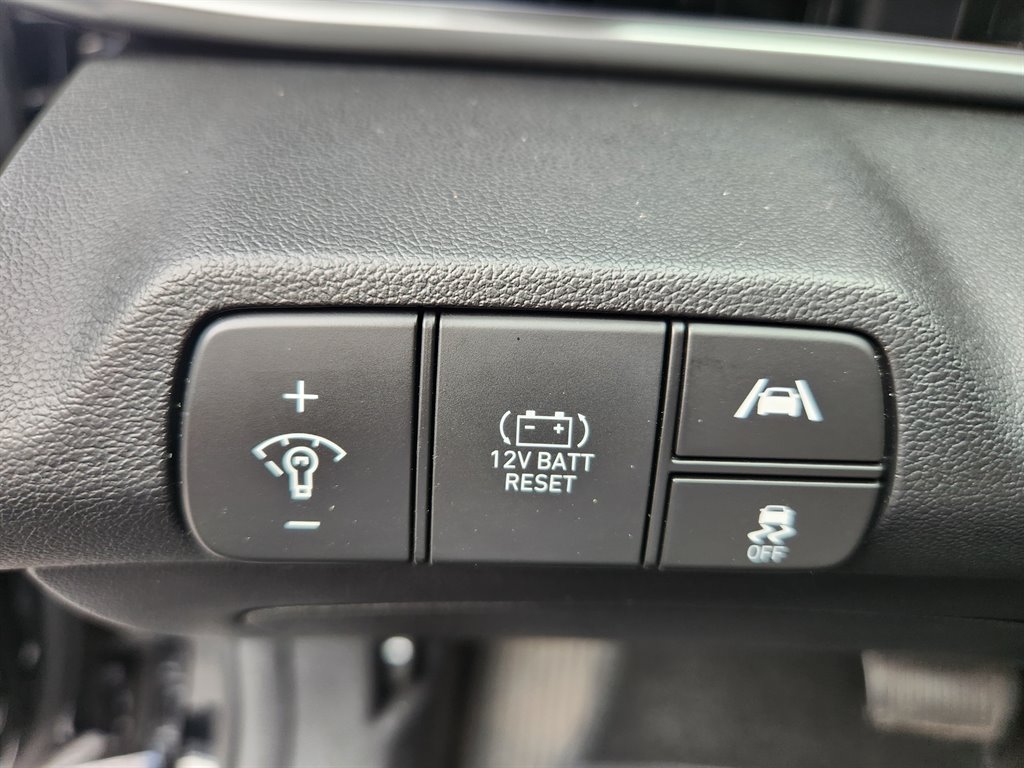 2023 Hyundai Elantra - $15,500