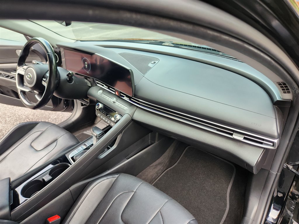 2023 Hyundai Elantra - $15,500