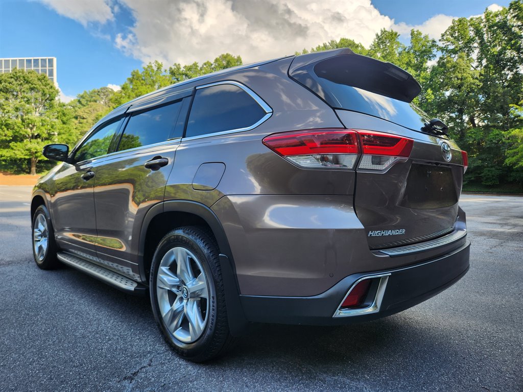 2018 Toyota Highlander - $20,750