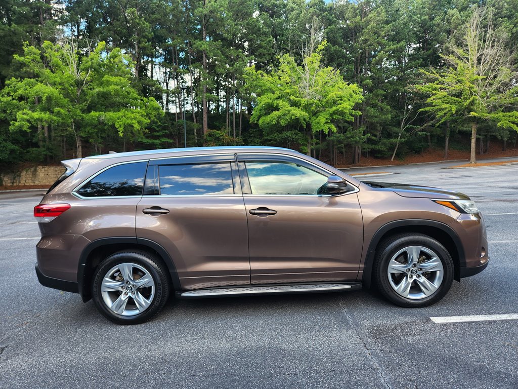 2018 Toyota Highlander - $20,750