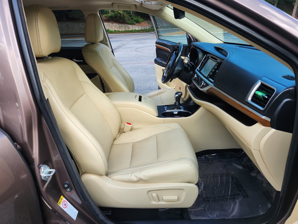 2018 Toyota Highlander - $20,750