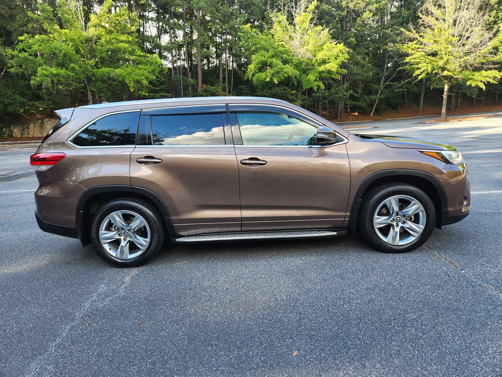 2018 Toyota Highlander - $20,750