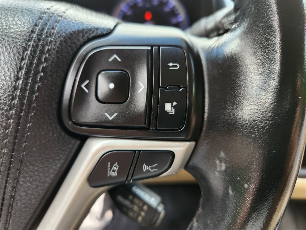 2018 Toyota Highlander - $20,750