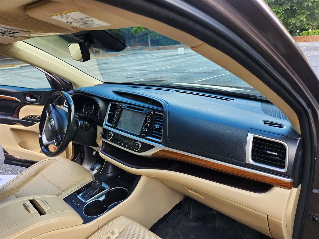 2018 Toyota Highlander - $20,750