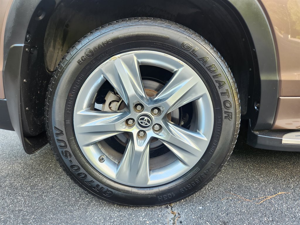 2018 Toyota Highlander - $20,750