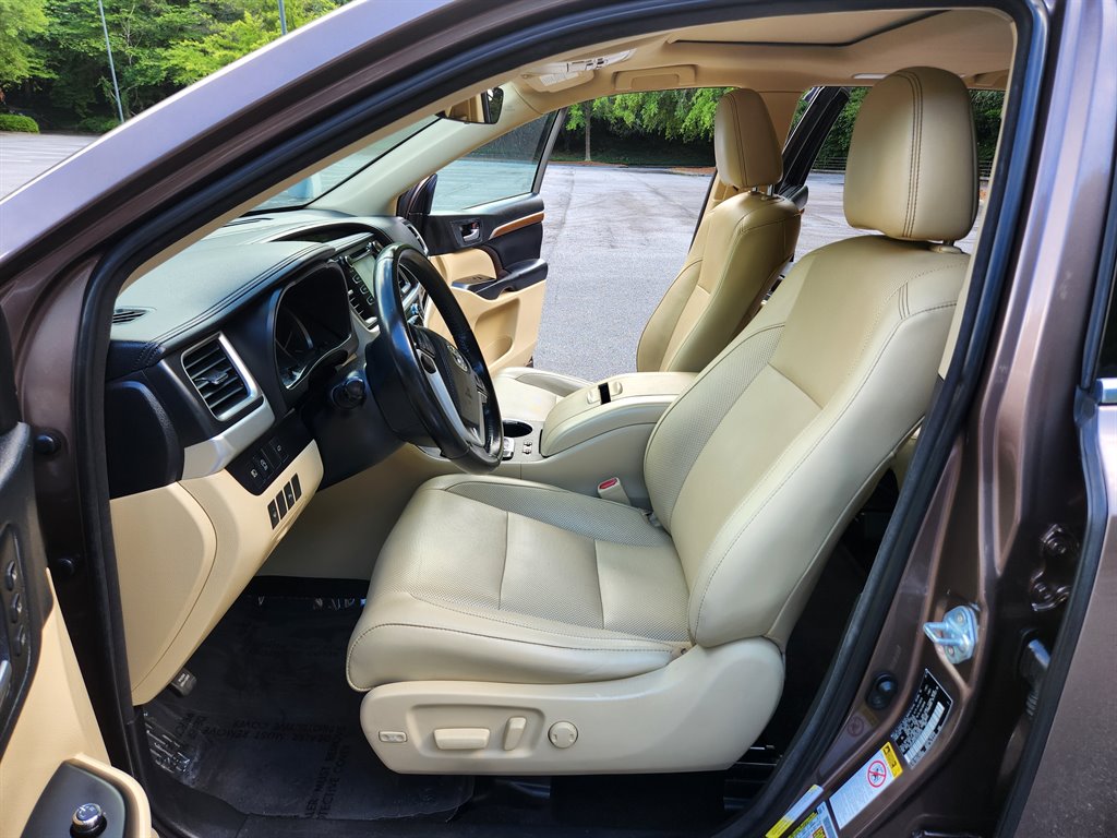 2018 Toyota Highlander - $20,750