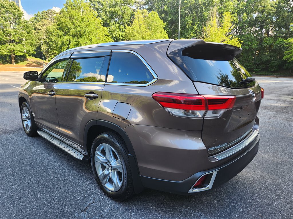 2018 Toyota Highlander - $20,750