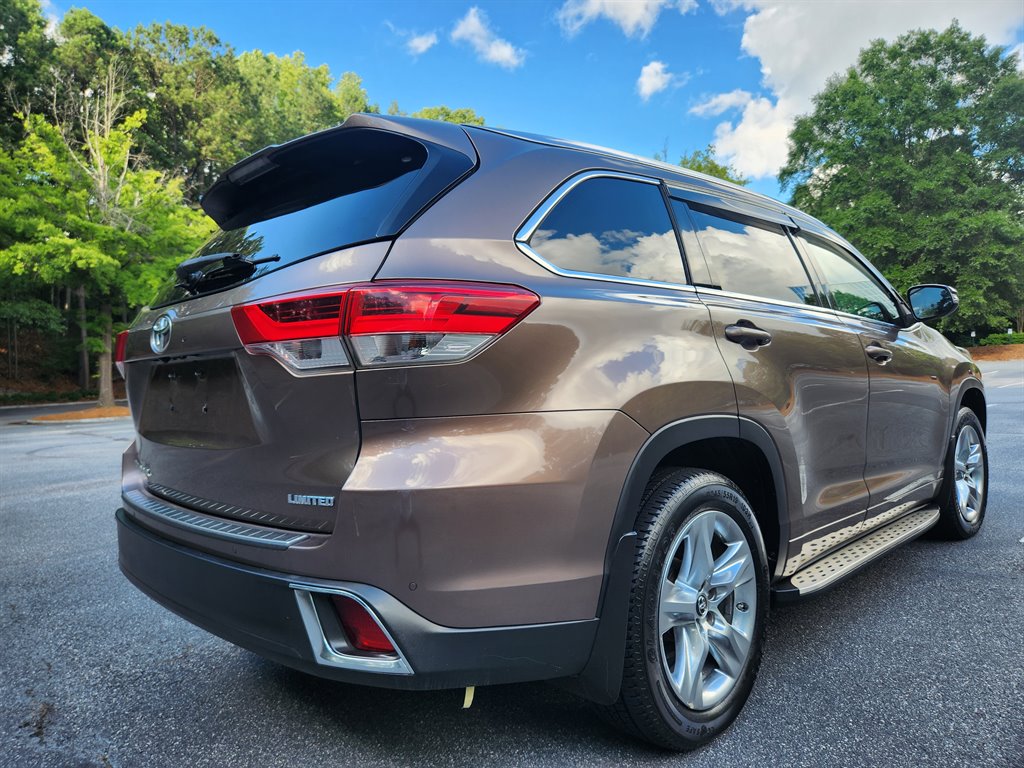 2018 Toyota Highlander - $20,750