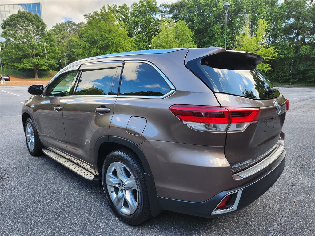 2018 Toyota Highlander - $20,750