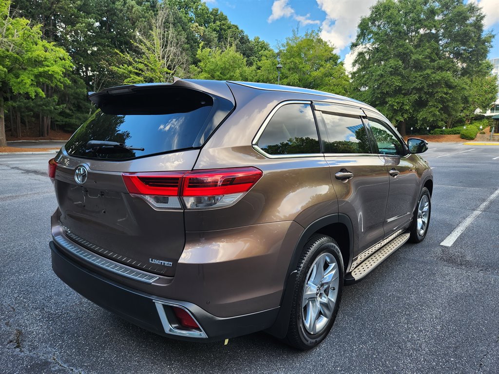 2018 Toyota Highlander - $20,750