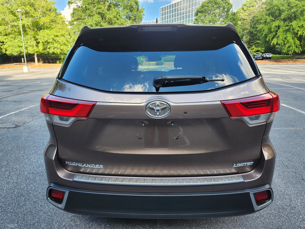 2018 Toyota Highlander - $20,750