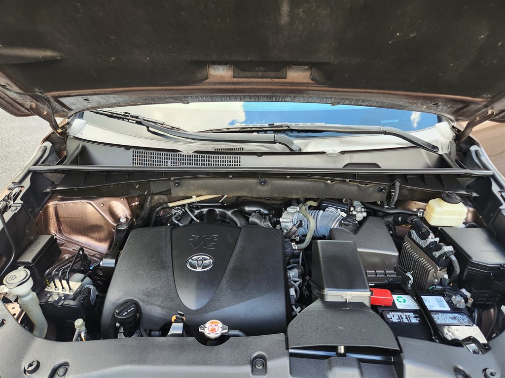 2018 Toyota Highlander - $20,750