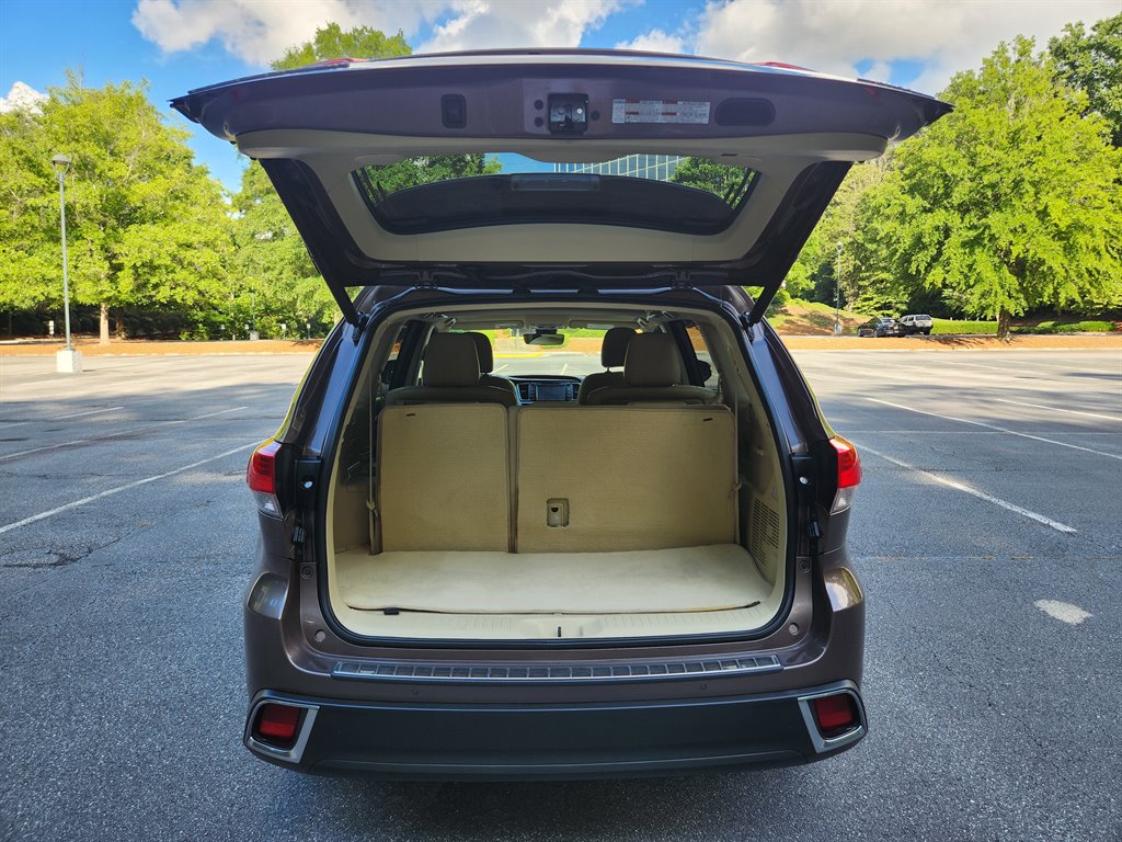 2018 Toyota Highlander - $20,750