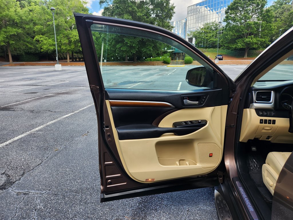 2018 Toyota Highlander - $20,750