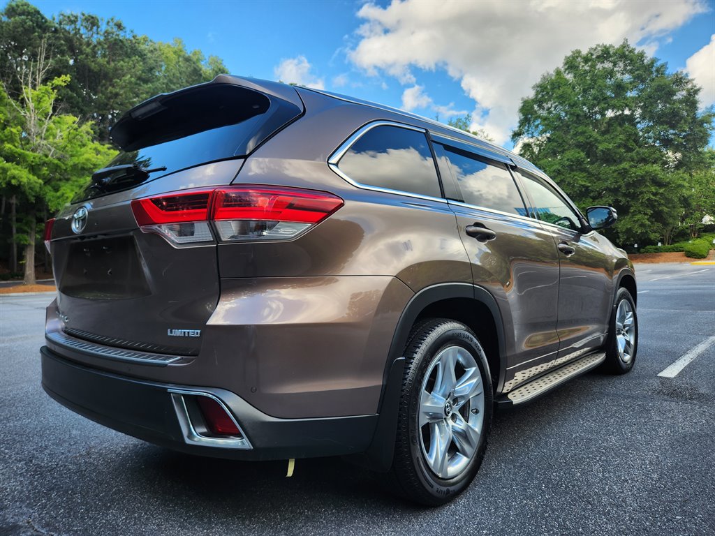 2018 Toyota Highlander - $20,750