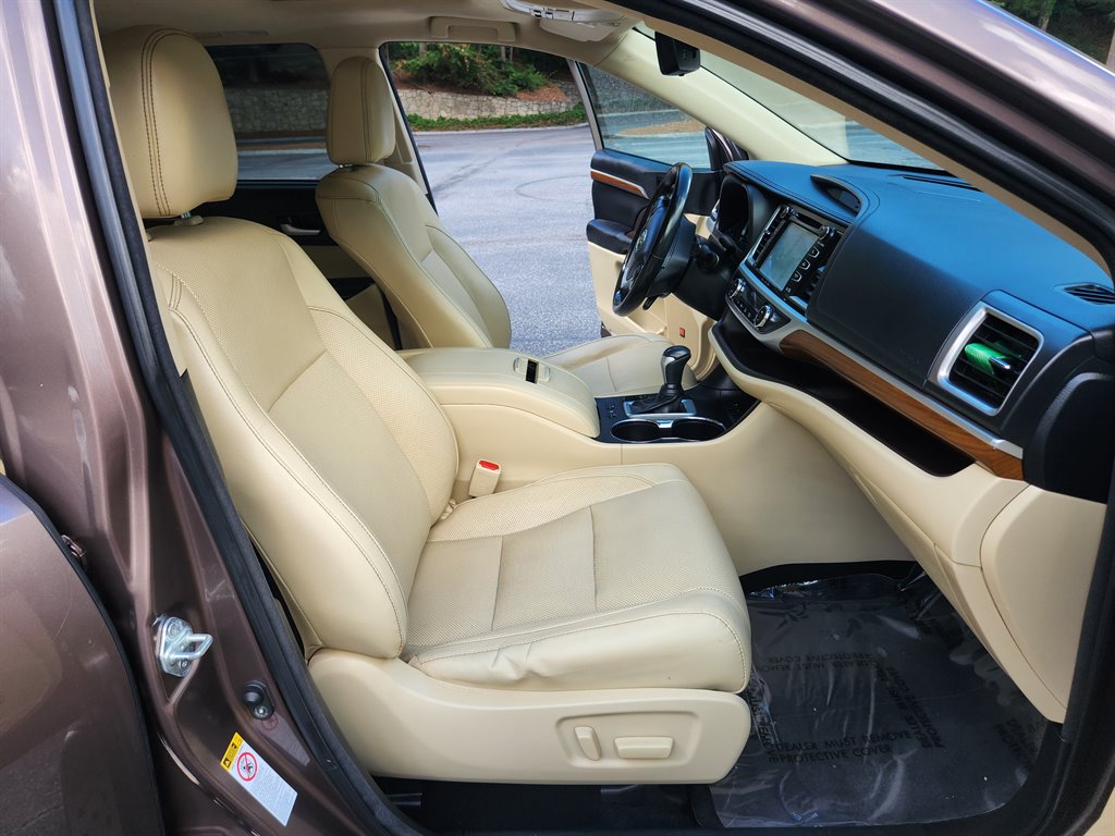 2018 Toyota Highlander - $20,750