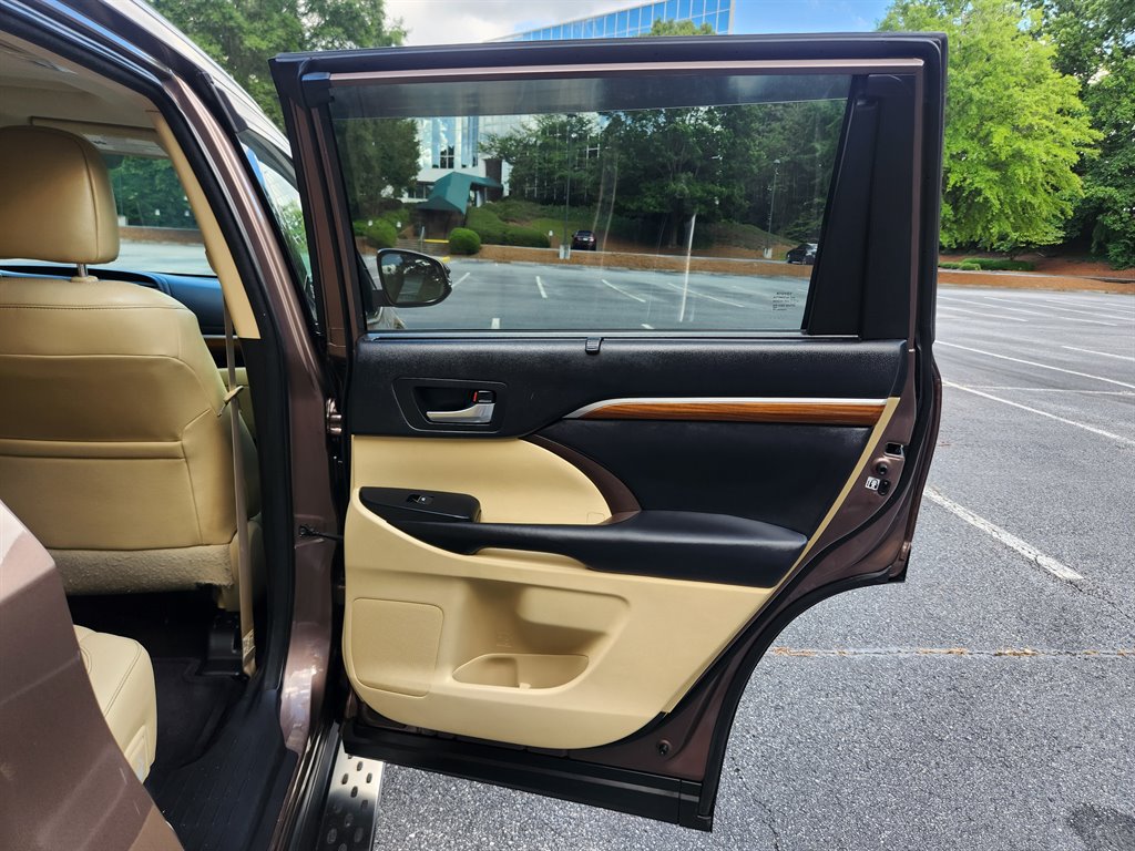 2018 Toyota Highlander - $20,750