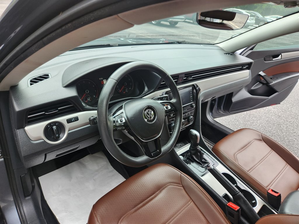 2021 Volkswagen Passat - $10,950
