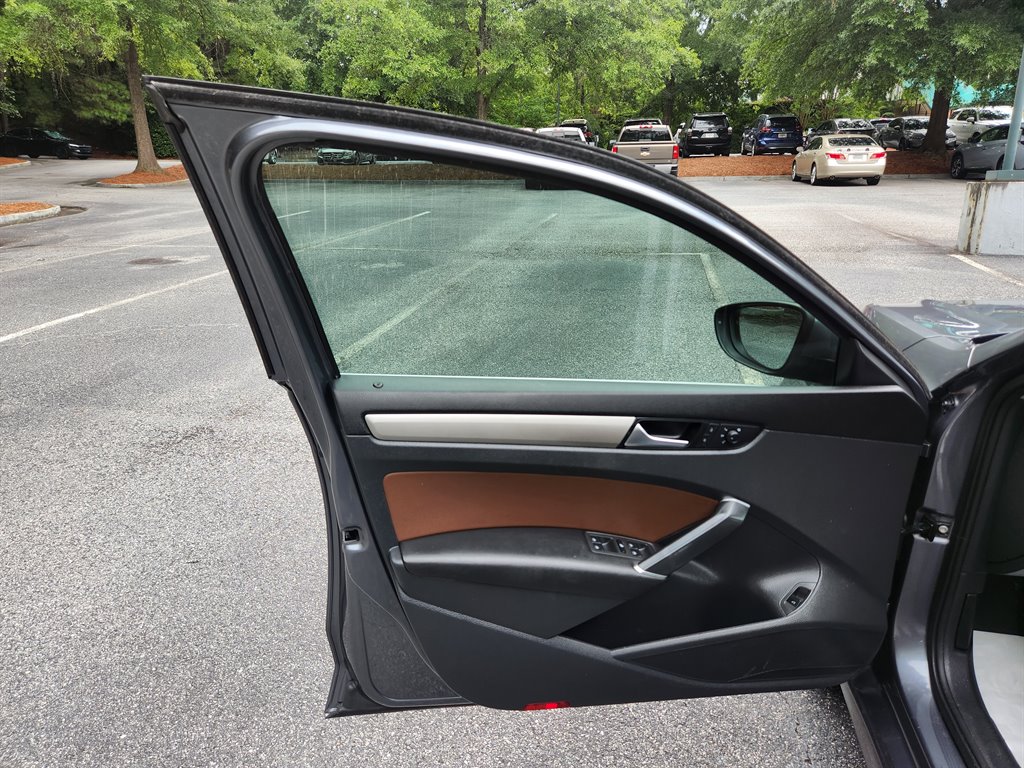 2021 Volkswagen Passat - $10,950