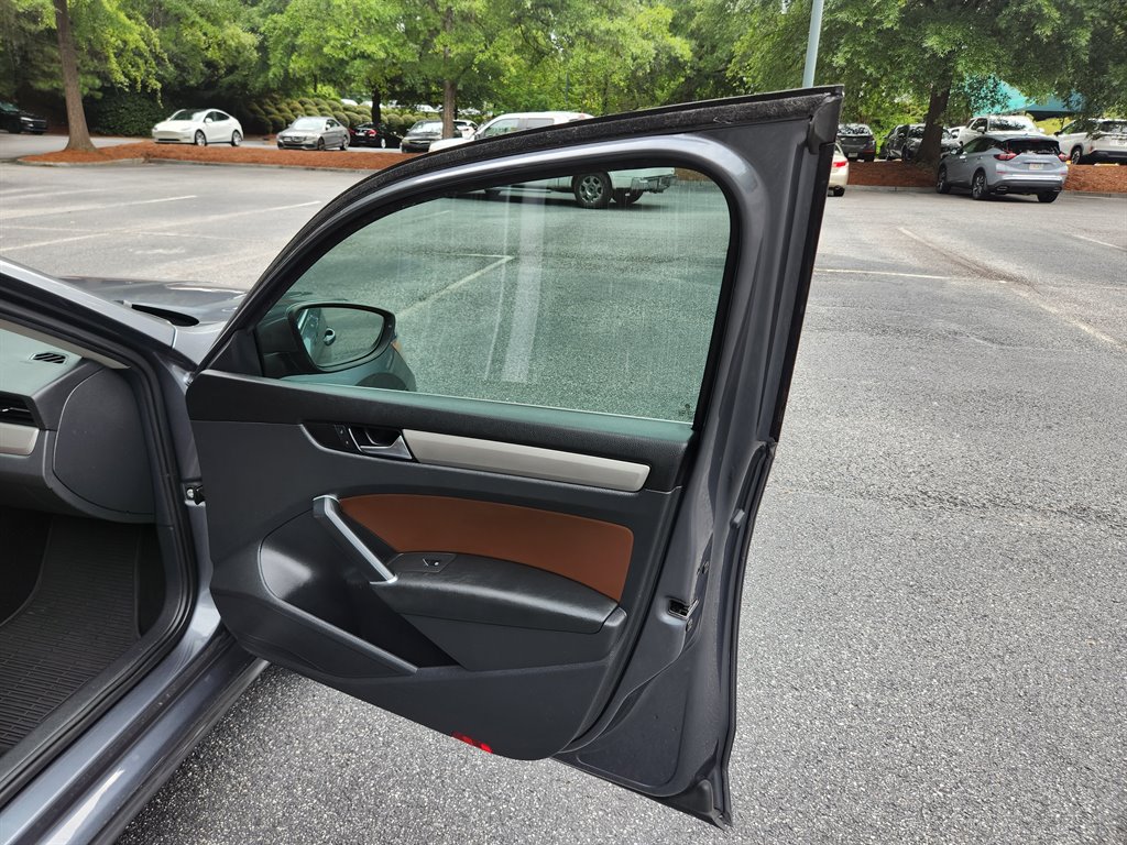 2021 Volkswagen Passat - $10,950