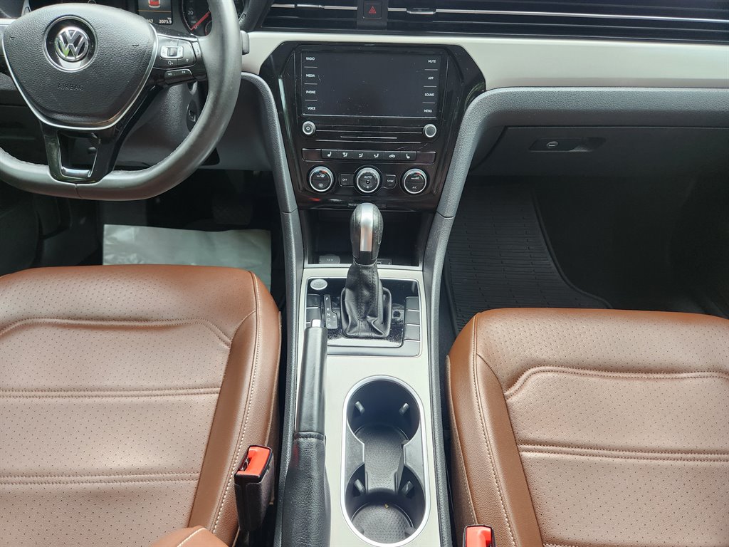 2021 Volkswagen Passat - $10,950