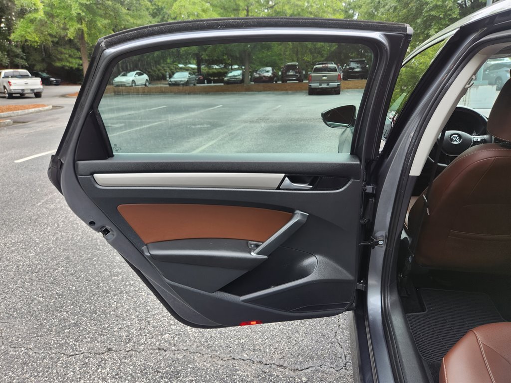 2021 Volkswagen Passat - $10,950