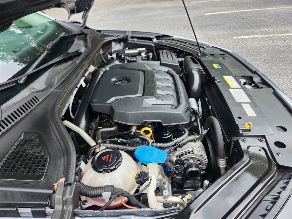 2021 Volkswagen Passat - $10,950