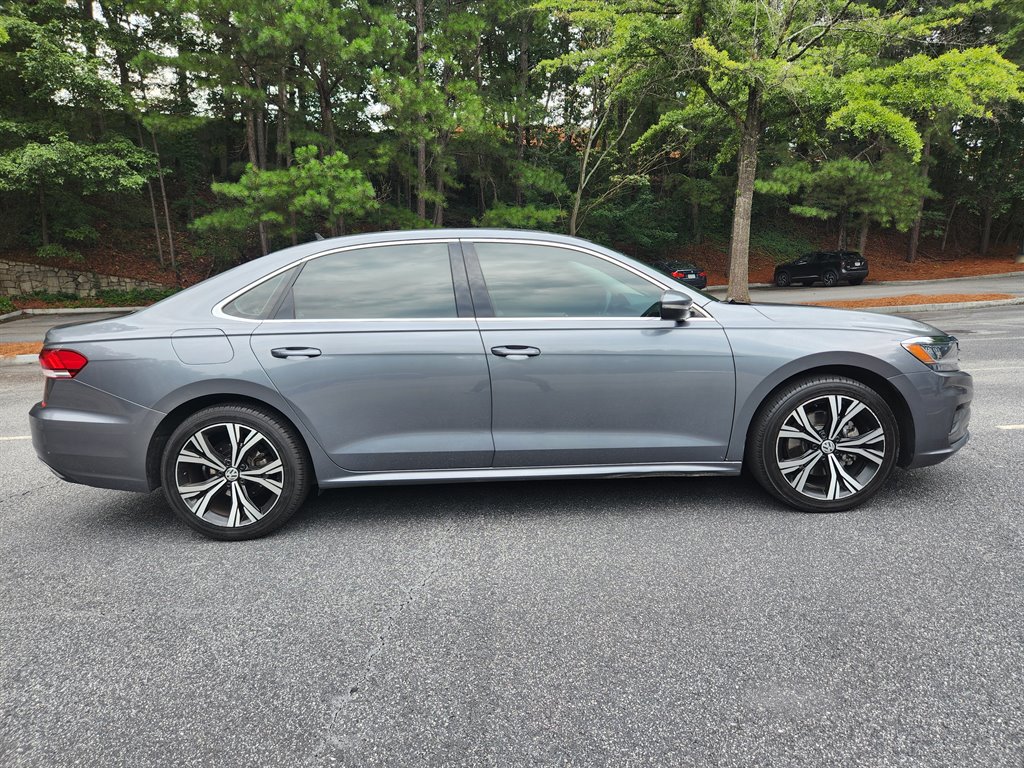 2021 Volkswagen Passat - $10,950