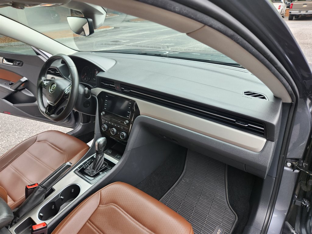 2021 Volkswagen Passat - $10,950