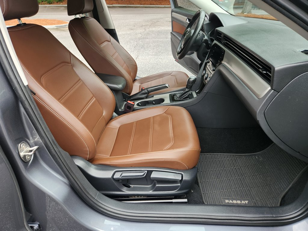 2021 Volkswagen Passat - $10,950