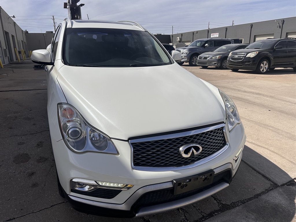 2017 Infiniti QX50 Premium photo