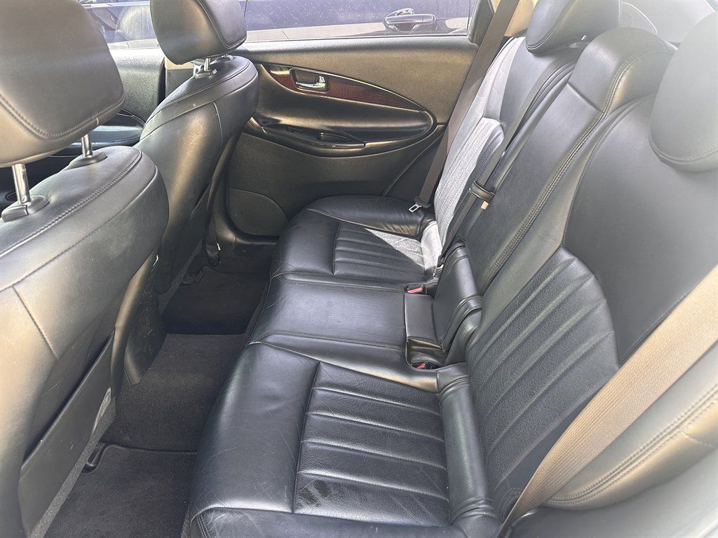 2017 Infiniti QX50 Premium photo